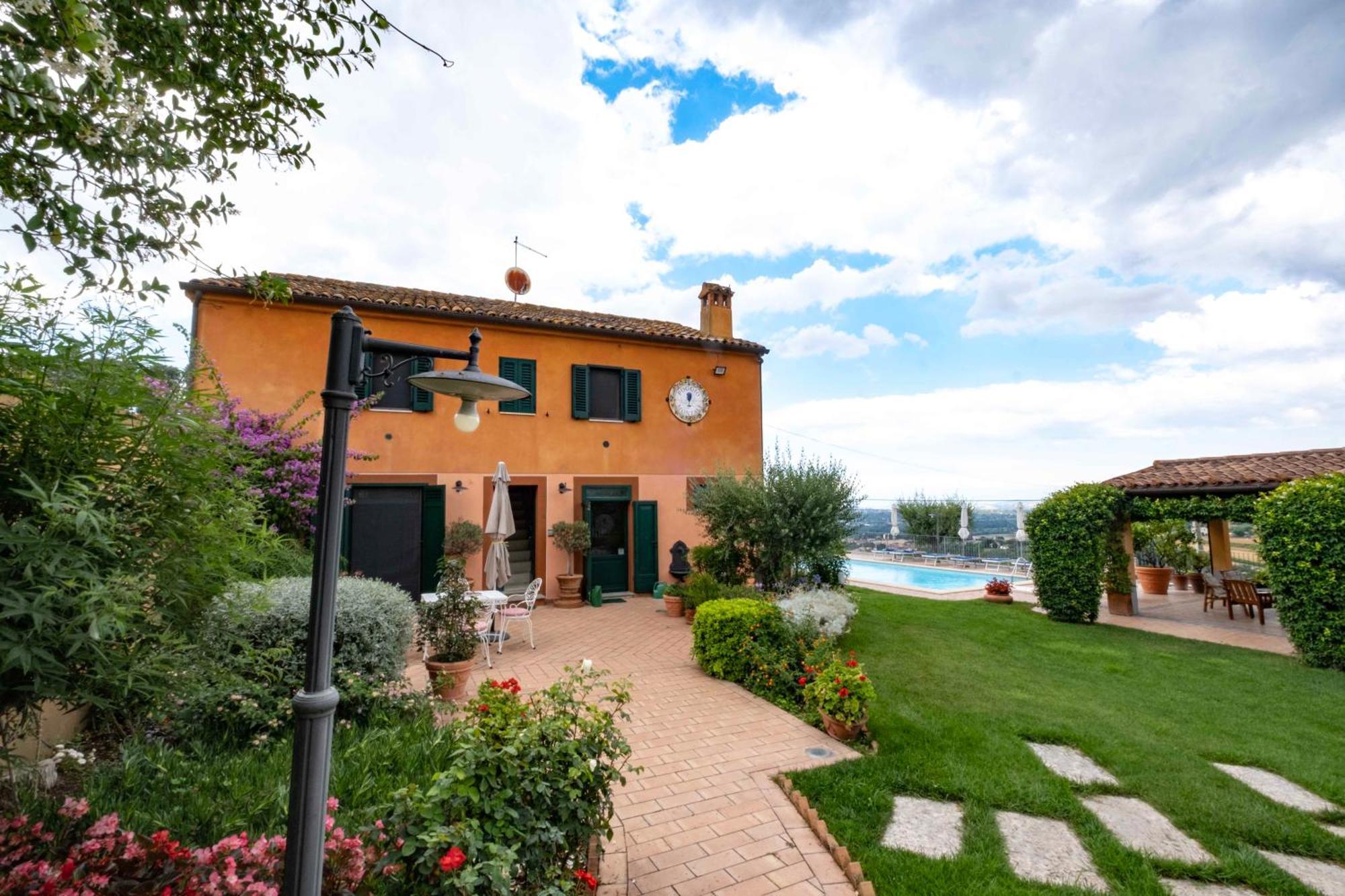 Poggio Montali Villa Monte Roberto ภายนอก รูปภาพ